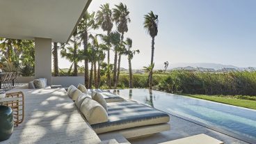 Iconic Addresses:At Home With Four Seasons