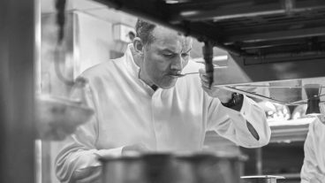 A Michelin-Starred Chef Stirs Up Soupe à l’Oignon